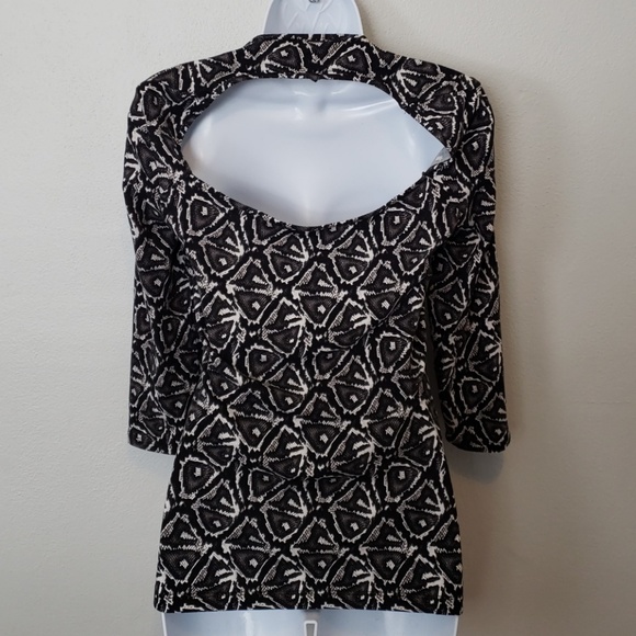 GUESS top - Picture 4 of 4